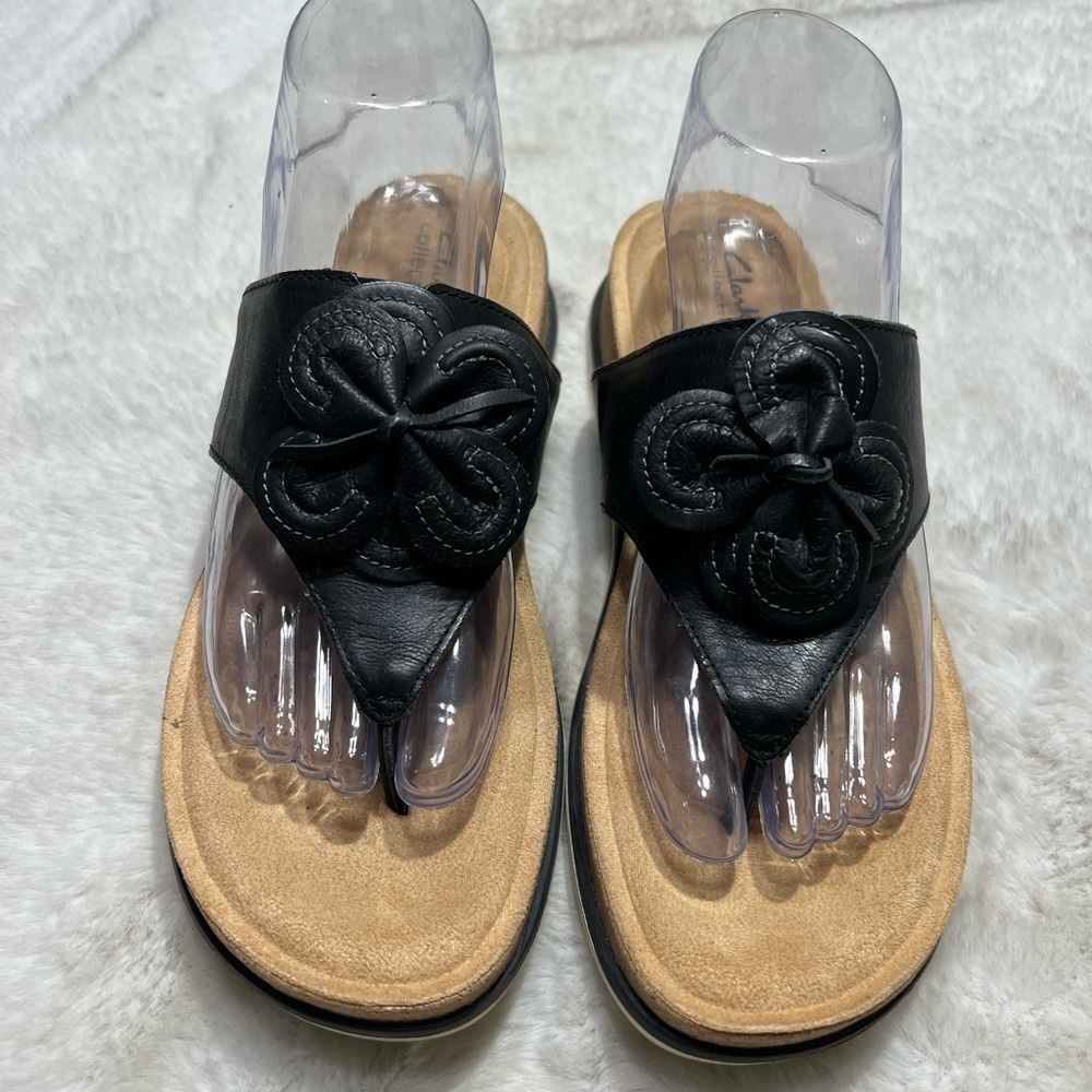 Clark’s collection Brynn flower low platform thing flip flop womens size 10 M